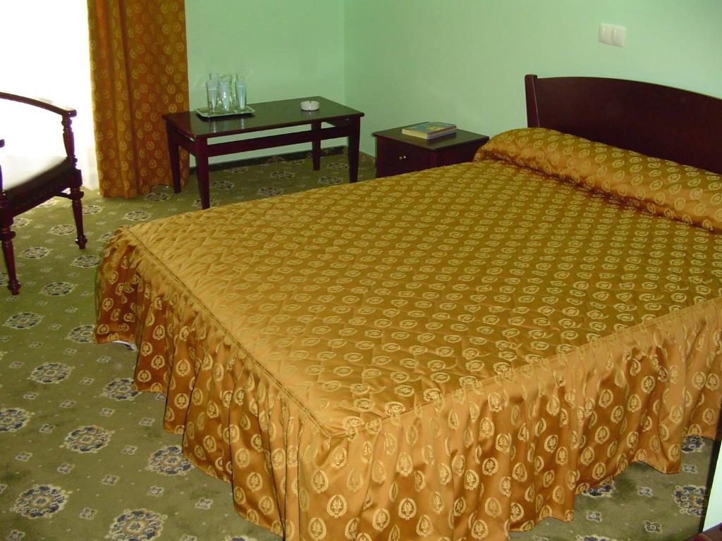 Hotel Europa Ploieşti Zimmer foto