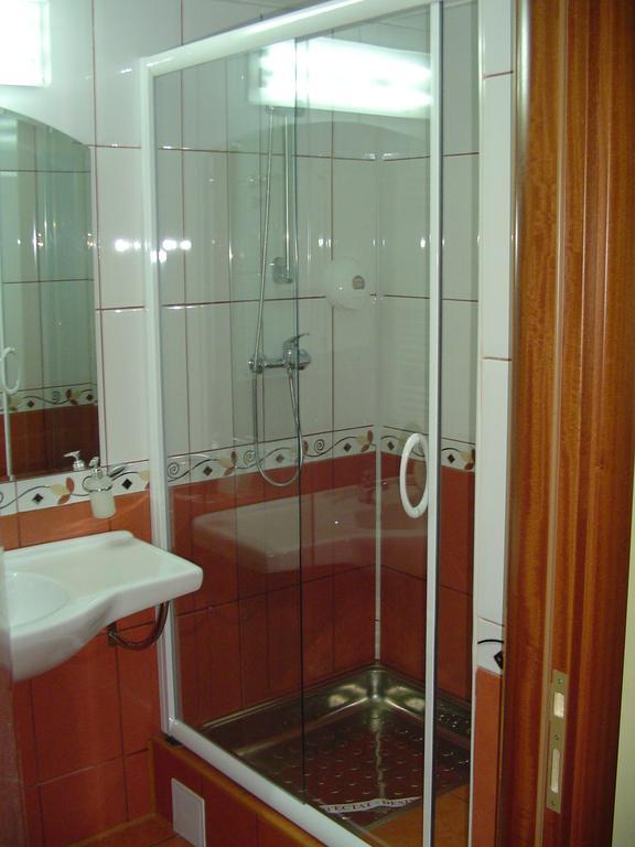 Hotel Europa Ploieşti Zimmer foto