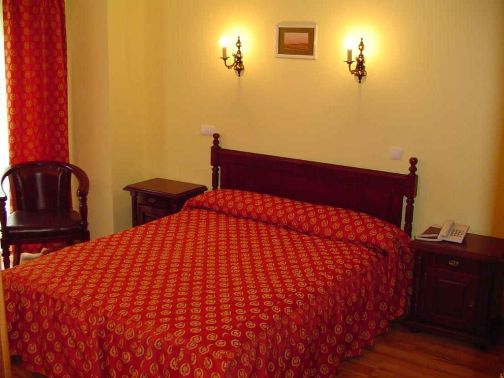 Hotel Europa Ploieşti Zimmer foto